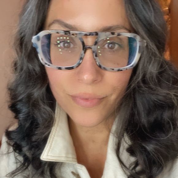 Meet your Posher, Brooke - Picture 2 of 3